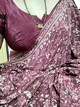 Snapshot of sunitha-3 chatting on February 24, 5:31 pm sunitha-3 online show from February 24, 5:31 pm