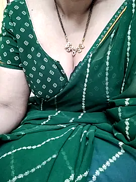 Snapshot of sunitha-3 chatting on March 3, 8:49 am sunitha-3 online show from March 3, 8:49 am