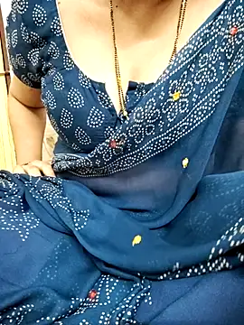Snapshot of sunitha-3 chatting on March 8, 6:10 am sunitha-3 online show from March 8, 6:10 am