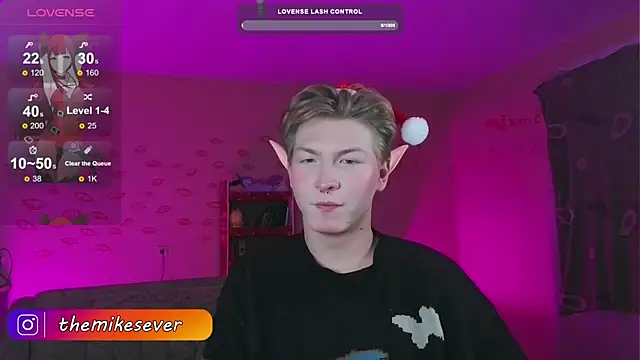 Snapshot of TheMikeSever chatting on December 7, 7:32 pm TheMikeSever online show from December 7, 7:32 pm