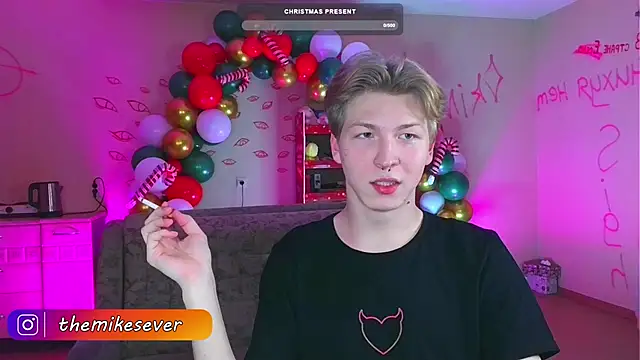 Snapshot of TheMikeSever chatting on December 19, 6:12 pm TheMikeSever online show from December 19, 6:12 pm