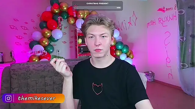 Snapshot of TheMikeSever chatting on December 22, 5:21 pm TheMikeSever online show from December 22, 5:21 pm