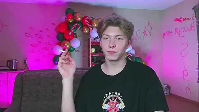 Snapshot of TheMikeSever chatting on December 26, 6:12 pm TheMikeSever online show from December 26, 6:12 pm