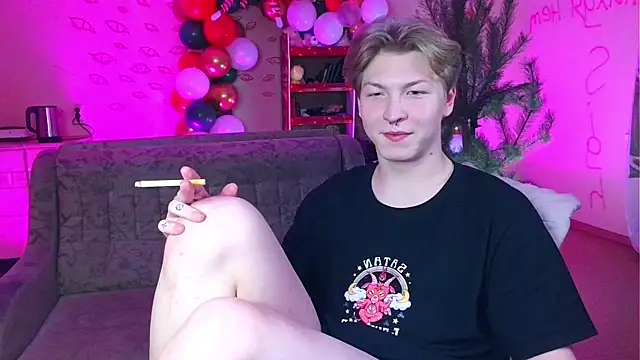 Snapshot of TheMikeSever chatting on January 3, 4:37 pm TheMikeSever online show from January 3, 4:37 pm