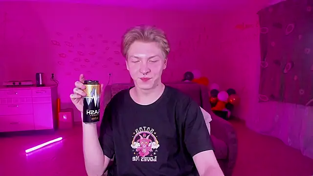 Snapshot of TheMikeSever chatting on January 12, 4:40 pm TheMikeSever online show from January 12, 4:40 pm