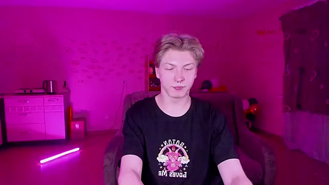 Snapshot of TheMikeSever chatting on January 14, 5:34 pm TheMikeSever online show from January 14, 5:34 pm