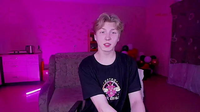 Snapshot of TheMikeSever chatting on January 19, 6:53 pm TheMikeSever online show from January 19, 6:53 pm