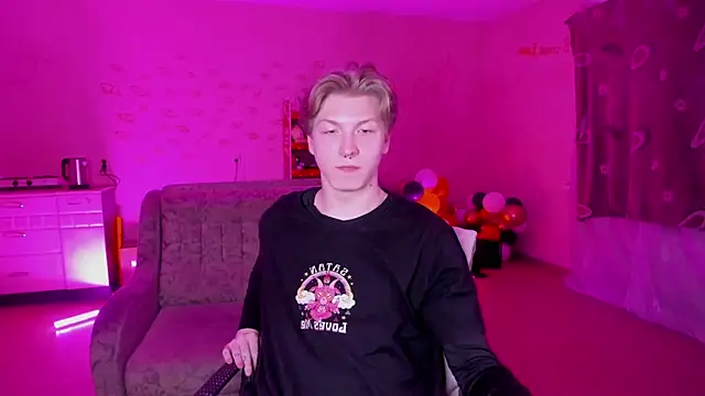 Snapshot of TheMikeSever chatting on January 24, 7:49 pm TheMikeSever online show from January 24, 7:49 pm