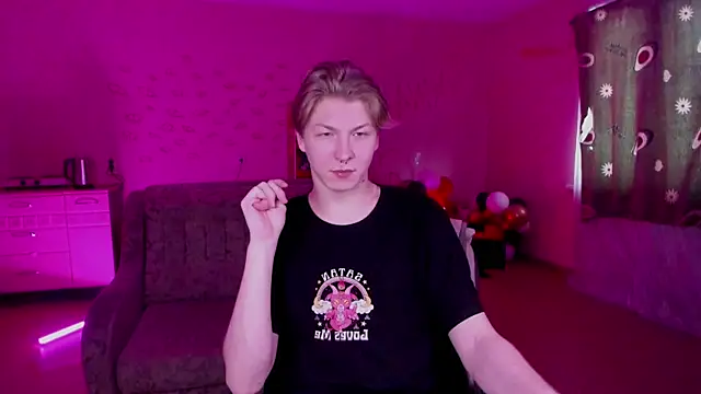 Snapshot of TheMikeSever chatting on January 27, 6:19 am TheMikeSever online show from January 27, 6:19 am