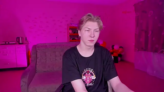 Snapshot of TheMikeSever chatting on January 27, 10:38 pm TheMikeSever online show from January 27, 10:38 pm