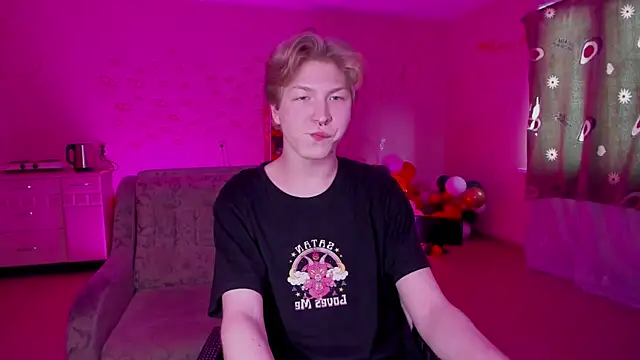 Snapshot of TheMikeSever chatting on January 29, 5:30 am TheMikeSever online show from January 29, 5:30 am