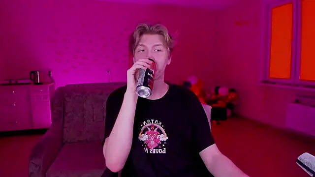 Snapshot of TheMikeSever chatting on January 30, 3:44 am TheMikeSever online show from January 30, 3:44 am