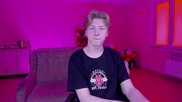 Snapshot of TheMikeSever chatting on January 30, 6:46 am TheMikeSever online show from January 30, 6:46 am