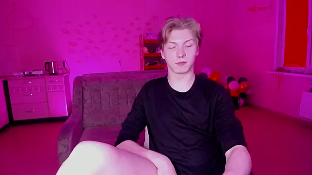 Snapshot of TheMikeSever chatting on February 4, 8:06 pm TheMikeSever online show from February 4, 8:06 pm