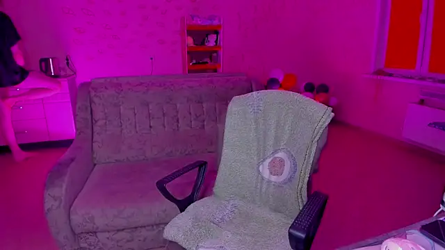 Snapshot of TheMikeSever chatting on February 5, 8:04 pm TheMikeSever online show from February 5, 8:04 pm