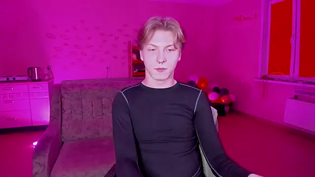 Snapshot of TheMikeSever chatting on February 8, 8:10 pm TheMikeSever online show from February 8, 8:10 pm