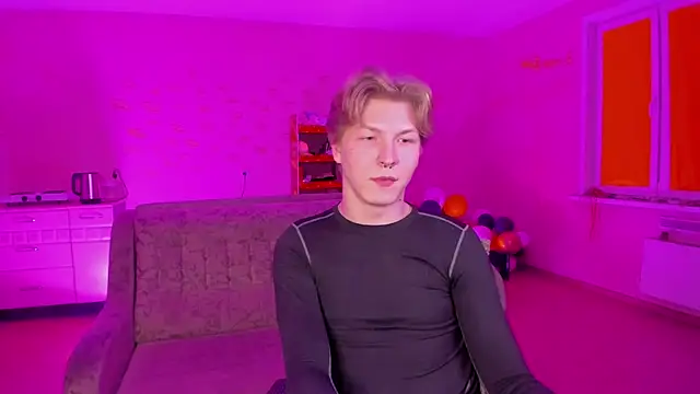 Snapshot of TheMikeSever chatting on February 9, 10:54 pm TheMikeSever online show from February 9, 10:54 pm