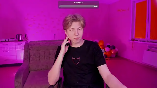 Snapshot of TheMikeSever chatting on February 13, 5:54 pm TheMikeSever online show from February 13, 5:54 pm