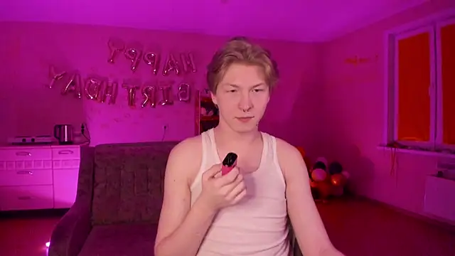 Snapshot of TheMikeSever chatting on February 19, 12:14 am TheMikeSever online show from February 19, 12:14 am