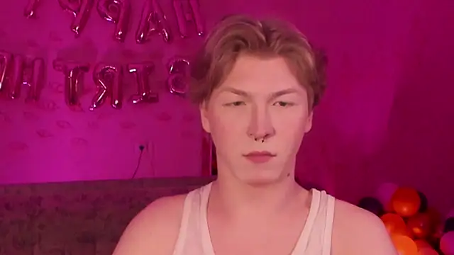 Snapshot of TheMikeSever chatting on February 20, 8:25 pm TheMikeSever online show from February 20, 8:25 pm