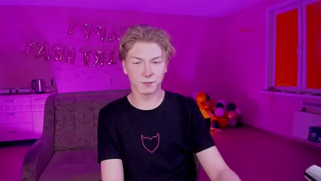 Snapshot of TheMikeSever chatting on February 21, 5:20 pm TheMikeSever online show from February 21, 5:20 pm