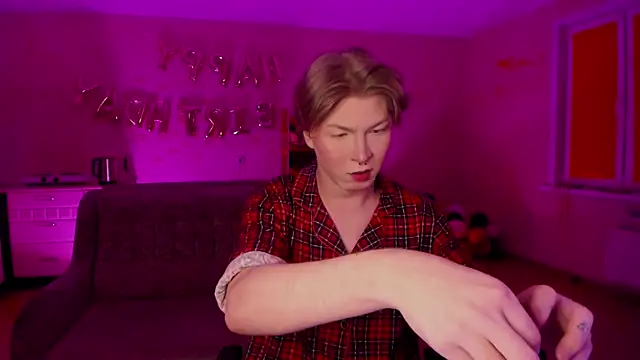 Snapshot of TheMikeSever chatting on March 4, 5:34 pm TheMikeSever online show from March 4, 5:34 pm