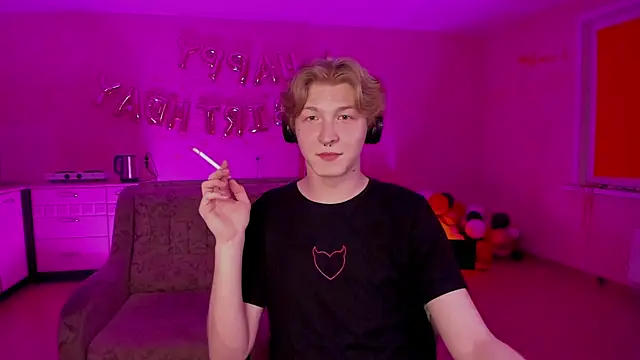 Snapshot of TheMikeSever chatting on March 5, 5:08 pm TheMikeSever online show from March 5, 5:08 pm