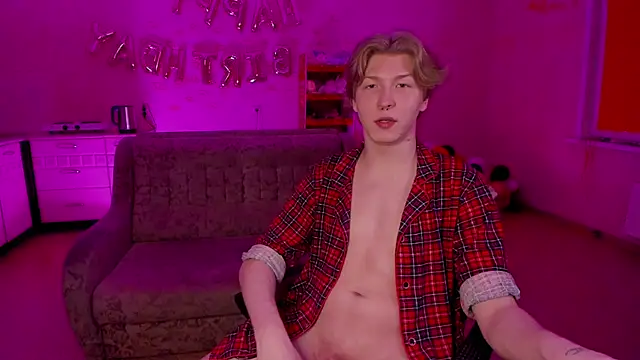 Snapshot of TheMikeSever chatting on March 5, 8:10 pm TheMikeSever online show from March 5, 8:10 pm