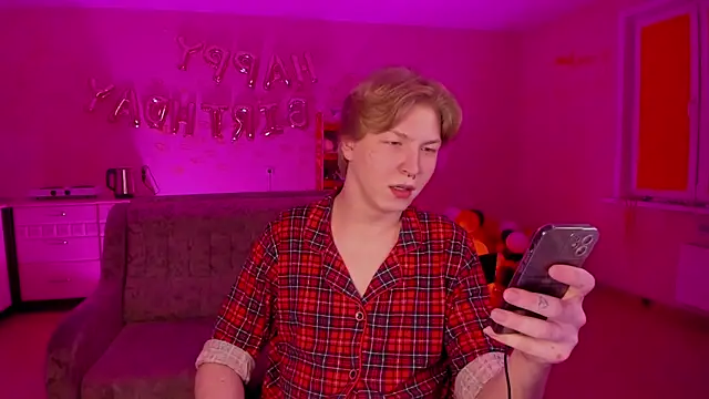 Snapshot of TheMikeSever chatting on March 9, 8:42 pm TheMikeSever online show from March 9, 8:42 pm