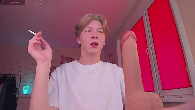 Snapshot of TheMikeSever chatting on October 5, 7:07 am TheMikeSever online show from October 5, 7:07 am