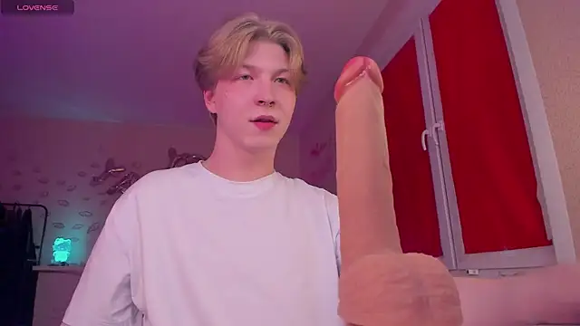 Snapshot of TheMikeSever chatting on October 5, 7:12 pm TheMikeSever online show from October 5, 7:12 pm