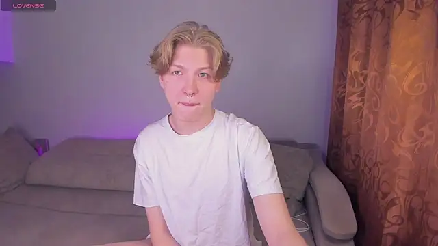 Snapshot of TheMikeSever chatting on October 21, 12:33 am TheMikeSever online show from October 21, 12:33 am