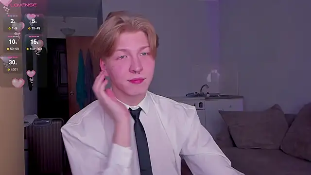 Snapshot of TheMikeSever chatting on November 13, 10:47 am TheMikeSever online show from November 13, 10:47 am