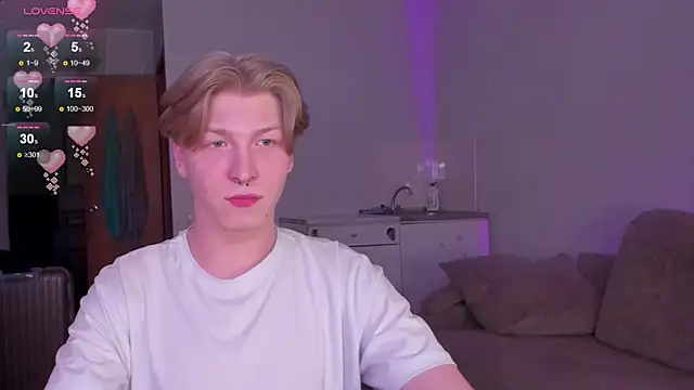 Snapshot of TheMikeSever chatting on December 17, 12:00 pm TheMikeSever online show from December 17, 12:00 pm