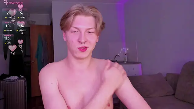 Snapshot of TheMikeSever chatting on December 21, 11:06 am TheMikeSever online show from December 21, 11:06 am