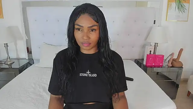 Snapshot of Isla_Scott chatting on April 22, 12:07 pm Isla Scott online show from April 22, 12:07 pm