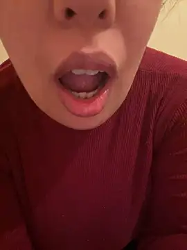 Snapshot of Samarr_9and chatting on December 24, 10:33 am Samarr 9and online show from December 24, 10:33 am