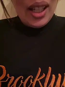 Snapshot of Samarr_9and chatting on January 4, 10:27 am Samarr 9and online show from January 4, 10:27 am