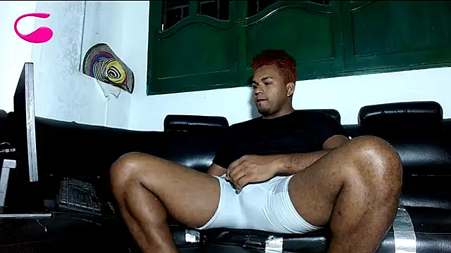 Deleon1995 online show from February 24, 4:49 am