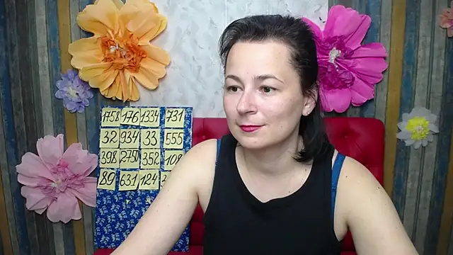 Snapshot of MarieSho chatting on April 21, 1:42 am MarieSho online show from April 21, 1:42 am
