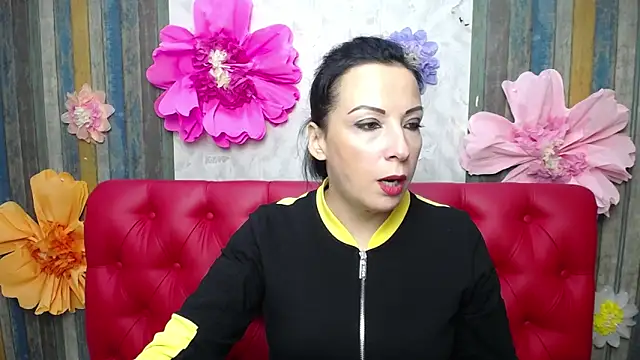 Snapshot of ElizabethSho chatting on October 18, 5:25 pm ElizabethSho online show from October 18, 5:25 pm