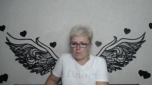 Snapshot of EmiliaGree chatting on September 12, 5:13 pm EmiliaGree online show from September 12, 5:13 pm