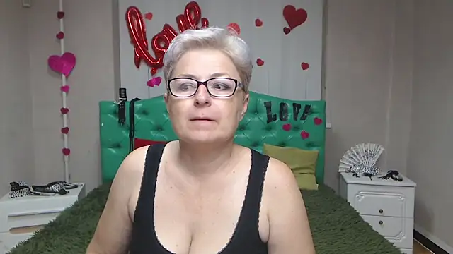 Snapshot of EmiliaGree chatting on September 17, 5:14 pm EmiliaGree online show from September 17, 5:14 pm
