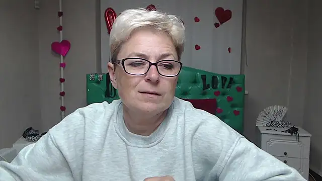 Snapshot of EmiliaGree chatting on October 5, 5:00 pm EmiliaGree online show from October 5, 5:00 pm
