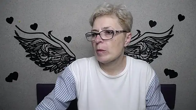 EmiliaGree online show from November 23, 6:08 pm