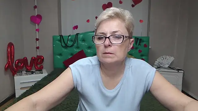 EmiliaGree online show from November 24, 6:07 pm