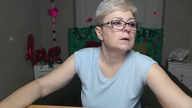 EmiliaGree online show from November 27, 6:10 pm