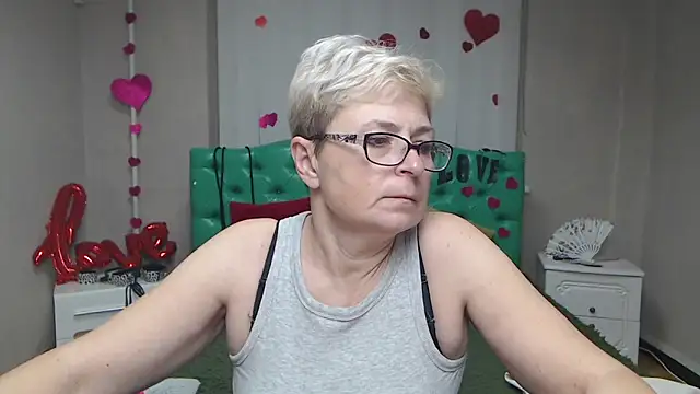 EmiliaGree online show from December 13, 7:53 pm