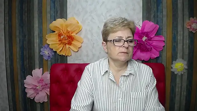 EmiliaGree online show from May 6, 5:07 pm