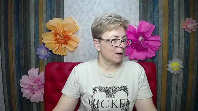 EmiliaGree online show from May 7, 5:07 pm
